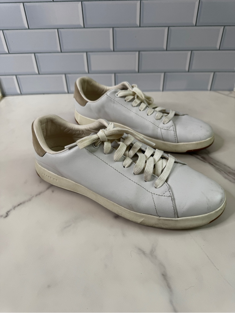 Cole Haan GrandPro Women’s 8.5B White Leather Lace Up Low Top Sneakers